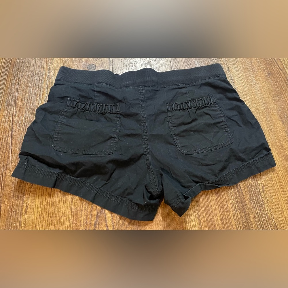 Ana Shorts - Picture 2 of 3